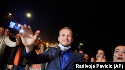 Draško Stanivuković u noći proslave izborne pobjede na ulicama Banjaluke. 15. novembar 2020.