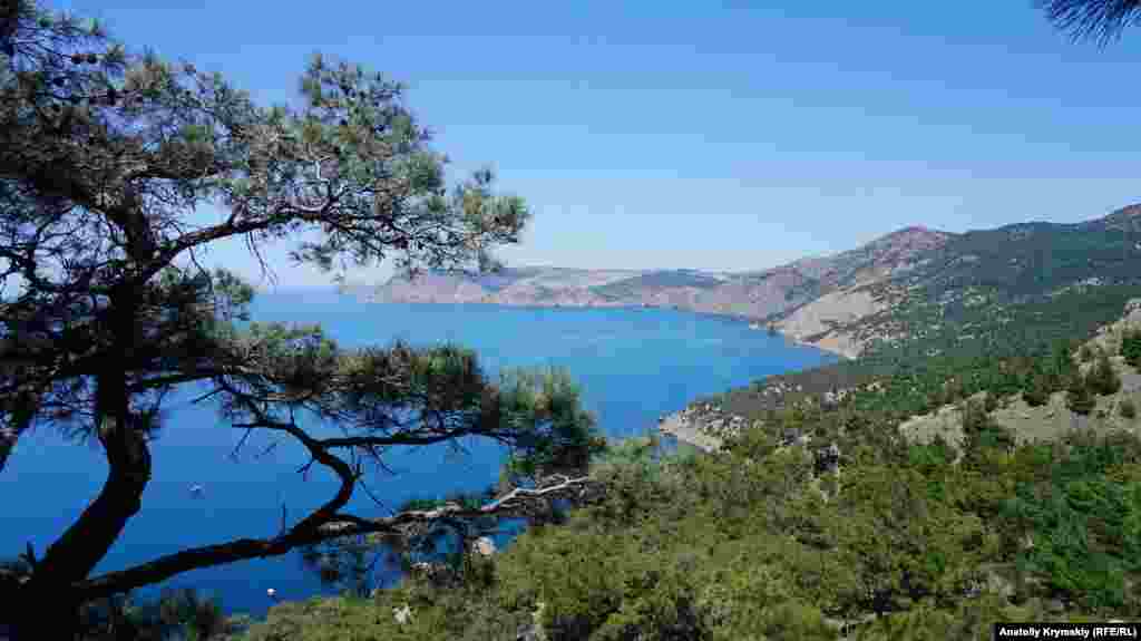 Вид на Балаклаву и мыс Фиолент с Кала-Фатлар