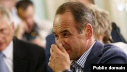 В феврале 2014 года вступил в силу так называемый "закон Лугового", автором которого выступил, в том числе, и единоросс Сергей Чиндяскин (представляет Мордовию). Согласно закону, Генпрокуратура через Роскомнадзор может провести немедленную блокировку сайтов, распространяющих призывы к массовым беспорядкам или другую экстремистскую информацию