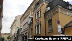 София, ул. "Ангел Кънчев" 3 (жълтата сграда в дясната част на снимката).