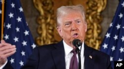 Presidenti i SHBA-së, Donald Trump, gjatë një konference, më 18 shkurt 2025.