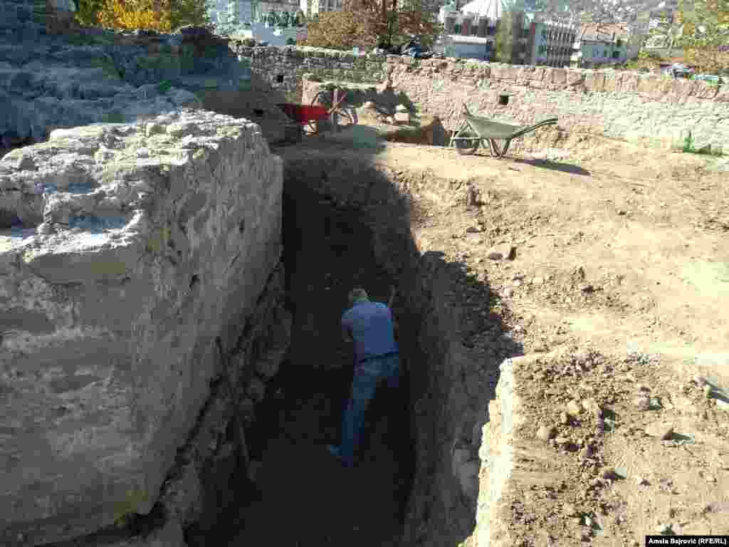 &quot;Prilikom čišćenja zidova kule otkrili smo novčić koji pripada kovanju ugarskog vladara Matijasa II iz 1618. godine...