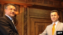 По сите ,,надмудрувања" Црвенковси и Груевски седнуваат на заедничка маса 