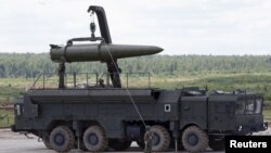 Sistemi raketor taktik, Iskander, i aftë për të nisur raketa me majë bërthamore.