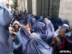 Residents of the Aqcha district who have fled to Jawzjan's provincial capital, Sheberghan.