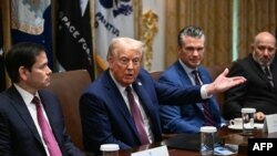 Американският президент Доналд Тръмп говори по време на среща на кабинета си на 26 август. 