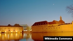 ENA - Școala Națională de Administrație din Strasbourg.