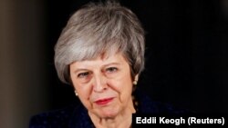 Vreme je da zaboravimo igre i učinimo ono što je ispravno za zemlju: Tereza Mej