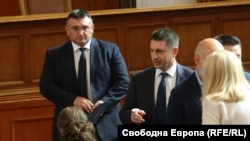 Бившите вътрешни министри, а сега депутати от ГЕРБ, Младен Маринов и Христо Терзийски не взеха думата по време на изслушването на служебния им наследник Бойко Рашков, но подкрепиха декларацията на парламента срещу полицейското насилие