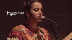 Иранки кои пееле јавно - апсени, испрашувани или забранети