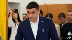 ჯორჯე სიმიონი არჩევნების მეორე ტურში ცენტრისტ ნიკუშორ დანის დაუპირისპირდება.