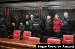 În martie, un tribunal militar rus a condamnat la ani grei de detenție 12 membri ai Batalionului Azov din Ucraina. Inculpații, acuzați de activitate teroristă, au primit între 13 și 23 de ani de închisoare, a anunțat presa de stat rusă.