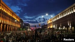 Протестите с искания за оставки на правителството и главния прокурор започнаха на 9 юли