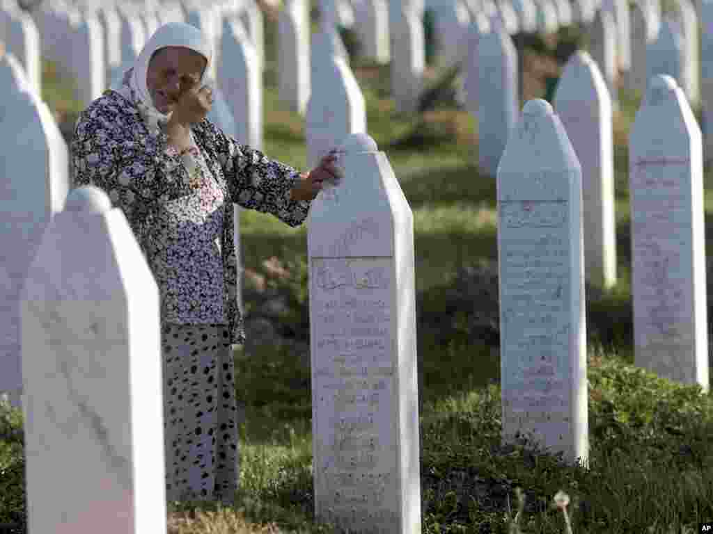 Memorijalni centar Potočari tri dana uoči ukopa 11. jula 2011