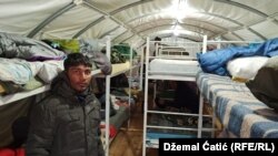 Миграти сместени во близина на Бихаќ.