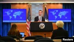 ند پرایس می‌گوید آمریکا، متحدین و شرکایش آماده هستند که «گزینه‌های جایگزین» را پیگیری کنند.