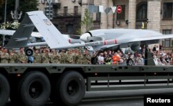 Dron Bajraktar prikazan je tokom probe za paradu povodom Dana nezavisnosti Ukrajine u centru Kijeva u avgustu 2021.