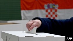 Na izborima 16. svibnja bira se općinska vijeća i načelnike u 428 općina, gradska vijeća i gradonačelnike u 127 gradova i glavnom gradu Zagrebu koji ima status županije i župane i županijske skupštine u 20 županija