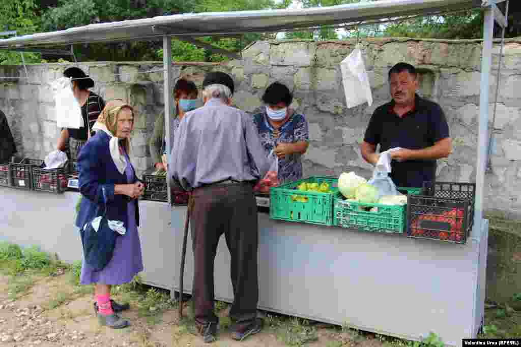Moldova, Oameni și locuri din Ciuciuleni, raionul H&#226;ncești, iulie 2020