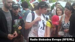 Протест против полициска бруталност во Скопје на 8 јуни 2011.