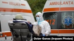 În lipsa unor unități moderne din România, mulți pacienți în stare gravă sunt transportați de urgență în străinătate pentru a fi tratați.