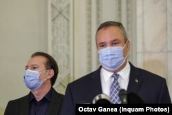Nicolae Ciucă, președinte PNL și premier, nu și-a plătit cotizația la partid în 2021, deși a ocupat funcția de ministru al Apărării și senator. În Statutul PNL se prevede că un membru care nu își plătește cotizația ar putea să fie exclus, dar nu se pune problema în cazul premierului. Surse din partid susțin că acesta poate plăti și în 2022 cotizația pentru anul trecut.
