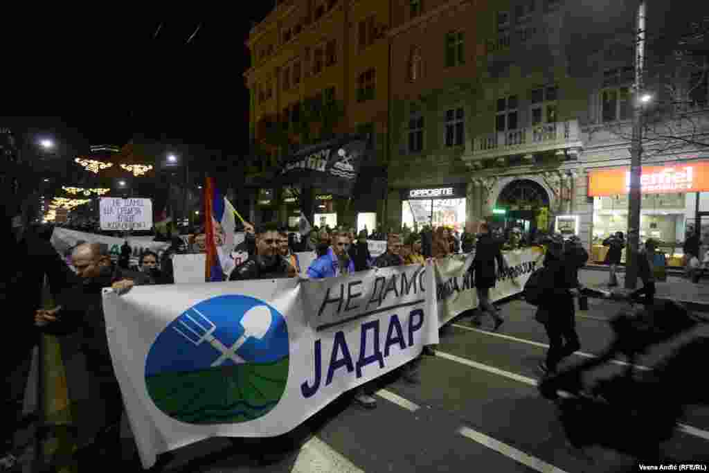 Nakon okupljanja, prošetali su centralnim gradskim ulicama.