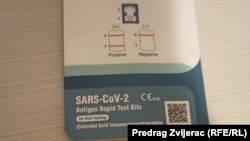 Jedan od antigenskih testova koji se mogu kupiti u sarajevskim apotekama (11. februar 2022.)