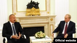 რუსეთის და აზერბაიჯანის პრეზიდენტები ვლადიმირ პუტინი და ილჰამ ალიევი. თარიღი უცნობია.