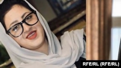 Авганистан - Талибанците ја ослободија Парвана Ибрахимхил, една од жените граѓански активистки која беше уапсена пред три недели.