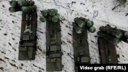 Armament rusesc în apropiere de granița cu Ucraina.