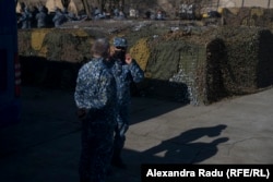 Ministerul Apărării se pregătește să cumpere sisteme prin satelit și non-satelite care să permită menținerea comunicarea cu trupele de pe front și dacă sistemele tradiționale ar fi distruse.