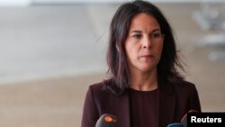 Njemačka ministrica vanjskih poslova Annalena Baerbock na međunarodnom aerodromu Ben Gurion u Lodu, Izrael, 17. aprila 2024. 