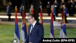 Predsednik Srbije Aleksandar Vučić se 27. septembra sastao sa ambasadorima zemalja Kvinte koji su zatražili "deeskalaciju krize" na severu Kosova.