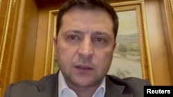 Ukrajinski predsjednik Volodimir Zelenski oglasio se na Twitteru 24. februara poručivši "Spremni smo na sve"