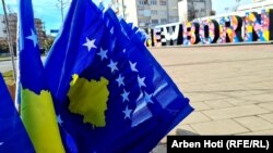 Приштина оценува дека Москва сака да го дестабилизира регионот „преку рускиот сателит на Балканот, Србија“.