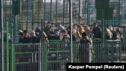 Izbeglice iz Ukrajine na granici sa Poljskom, 24. februar 2022. 