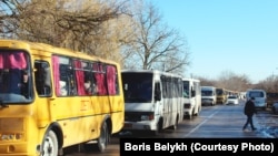 Banorët e rajoneve lindore të Ukrainës duke u larguar nga shtëpitë e tyre. 19 shkurt 2022.