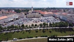 A bajai Szentháromság tér