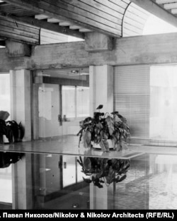 Архивен кадър от вътрешността на резиденцията