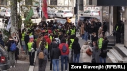 Studenti ispred Univerziteta Union - Nikola Tesla u Beogradu, 7. april 2025.