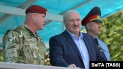 Александър Лукашенко е неизменно начело на Беларус от 1994 г.