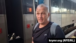 Фрилансер Крым.Реалии Владислав Есипенко на вокзале в Киеве, 1 августа 2025 года