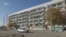 Единственная многоэтажка в поселке под Байконуром нуждается в ремонте