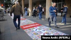 Ćilim od lažnih vesti pred početak dijaloga, akcija inicijative "Ne da(vi)mo Beograd"