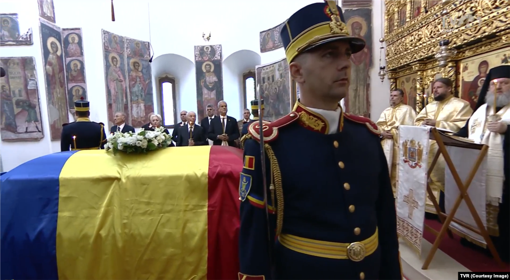 Deși s-a declarat ateu în timpul vieții, lui Ion Iliescu i s-a organizat o slujbă religioasă de înmormântare, condusă de episcopul vicar al Arhiepiscopiei Bucureștilor, Timotei Prahoveanul, însoțit de un sobor de preoți și diaconi.