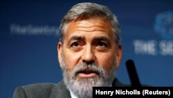  George Clooney egy londoni sajtótájékozatón, 2019. szeptember 19-én.