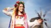 Девушка в национальном украинском костюме