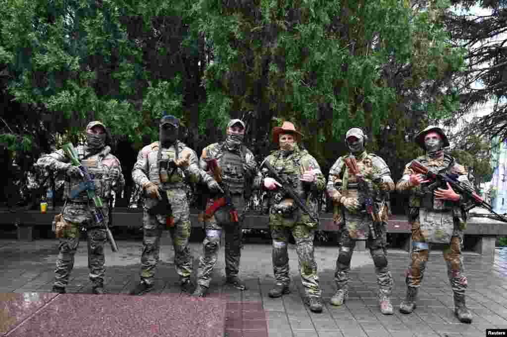 Maskirani Wagnerovci na ulicama Rostova na Donu, 24. juni 2023.