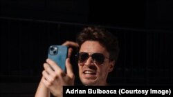 Actorul Dragoș Stoica în (De)Conectat.